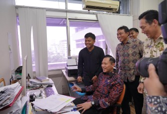 Menteri Agraria dan Tata Ruang/Kepala Badan Pertanahan Nasional (ATR/BPN), Agus Harimurti Yudhoyono (AHY) melakukan office tour di Kantor Kementerian ATR/BPN, Jakarta pada Jumat (05/04/2024)