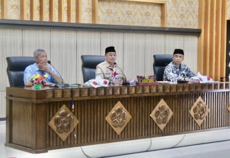 Asisten II Pemerintah Provinsi Bengkulu Raden Ahmad Denny memimpin Rapat Koordinasi Tim Koordinasi Daerah Vokasi (TKDV) Provinsi Bengkulu di Ruang Pola Kantor Gubernur (7/3)