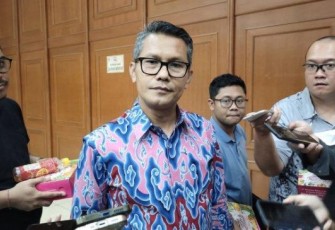 Jubir Kemenperin Febri Hendri Antoni Arif
