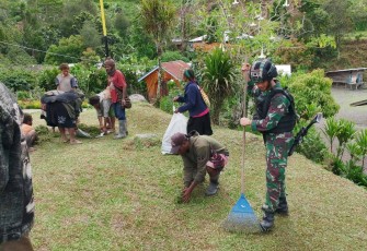 Pembersihan lingkungan jelang hari Pentahbisan 
