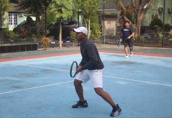 Olahraga tenis lapangan bersama jajaran Kostrad Malang Raya, Rabu (17/1)