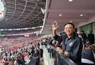 Basuki Tjahaja Purnama alias Ahok saat kampanye akbar Konser Salam Metal pasangan Ganjar-Mahfud MD di stadion Gelora Bung Karno Jakarta, Sabtu (3/2)