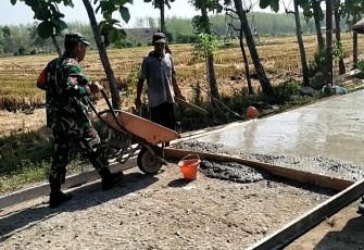 Pengecoran jalan desa wilayah binaan 