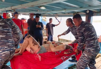 Evakuasi ABK Kapal Terbakar KM. Bayu Sentosa III, Senin (5/2)