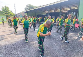 Senam Poco-Poco Menarmed 2 Kostrad, Sabtu (2/3)