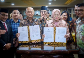 Nota kesepahaman KemenkopUKM dengan DPD RI di Jakarta, Selasa (2/4)