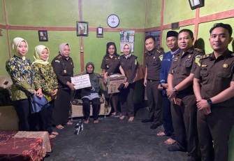 Kejari Kepahiang Gelar Bakti Sosial 