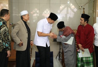 Menteri ATR BPN Agus Hari Murti Yudhoyono Serahkan Sertifikat 