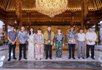 Ketua MPR RI Bambang Soesatyo berfoto bersama AM Hendropriyono 