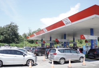 Ilustrasi antrian pengendara di SPBU