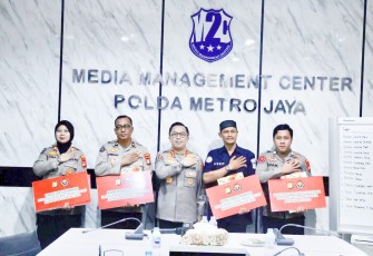 Penghargaan personel berprestasi Polda Metro Jaya