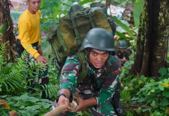 Latihan Mountaineering dan Senam Praktek Prajurit Yonarmed 11 Kostrad, Rabu (24/4)