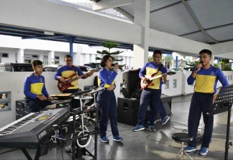 Kegiatan band prajurit Kolinlamil 