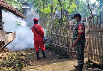 Fogging di wilayah desa binaan 