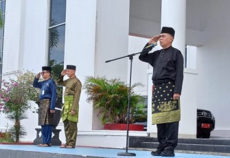 Bupati Natuna Jadi Inspektur Upacara Peringatan Hardiknas ke-77
