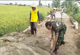 Bantu warga binaan bangun jalan 