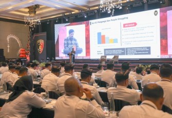 Menko Polhukam Hadi Tjahjanto saat memberikan pemaparan di Bali