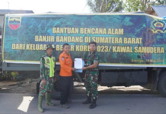 Penyerahan bantuan kemanusiaan Korem 023/KS