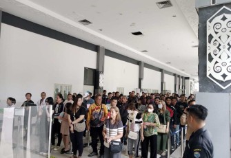 Pelintas batas di PLBN Entikong 