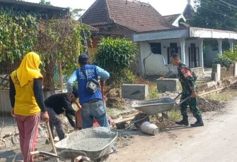 Karbak bersama masyarakat wilayah desa binaan 
