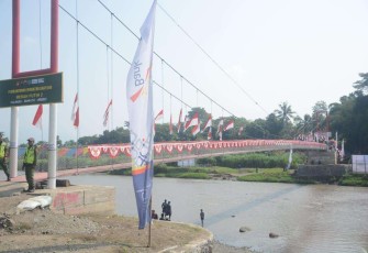 Jembatan Gantung Merah Putih di Brebes