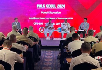 Letkol Marinir Arief Bastian Sanusienjadi pembicara dalam PALS 2014 di Seoul Korsel