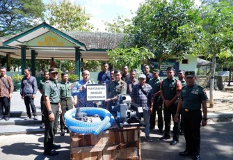 Penyerahan Mesin Pompa Air Brigade