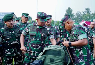 Panglima TNI Cek Kesiapan Rumah Sakit Lapangan Satuan Tugas yang Akan Diberangkatkan ke Palestina 