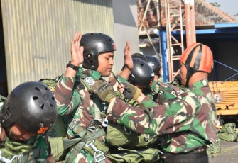 Latihan praktis siswa jump master angkatan ke-27
