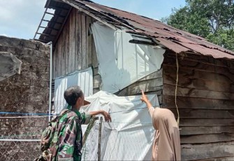Pengecekan sasaran bedah rumah di wilayah desa binaan 