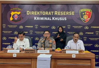 Kabid Humas Polda Kalteng Kombes Erlan Munaji saat memberikan keterangan pers