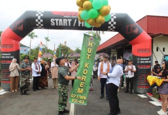 Pelepasan balon udara HUT Ke-63 Korem 071 Wijayakusuma 