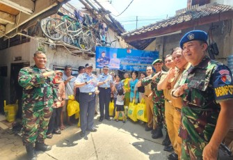 Peresmian MCK di Kelurahan Husein Sastranegara Bandung 