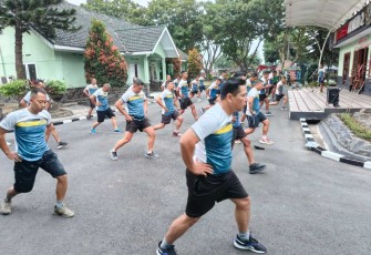 Prajurit Menarmed 2 Kostrad Olahraga Bersama 