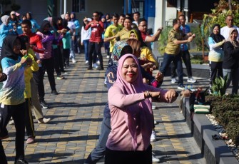 Senam bersama lapas Perempuan Kelas IIA Bandung 