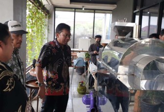 Sekertaris Deputi Bidang Usaha Mikro KemenkopUKM Bagus Rachman