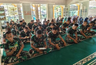 Doa bersama dan yasinan prajurit Menarmed 2 Kostrad 
