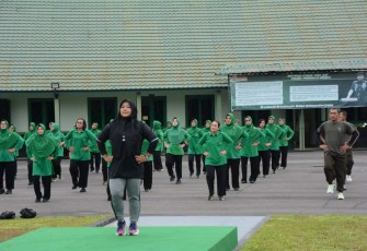 Senam bersama Korem 023/KS