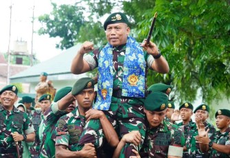 Pangdivif 2 Kostrad Mayjen TNI Susilo di Yonarmed 12 Kostrad 