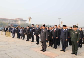 Presiden Prabowo Subianto saat mengunjungi museum pahlawan rakyat 