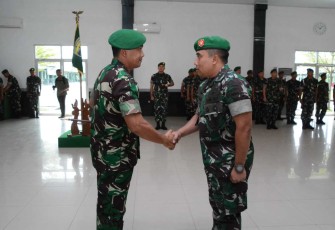 Danrem 023/KS Kolonel Inf Jansen P Nainggolan saat sertijab Kasrem 023/KS, Selasa (19/11)