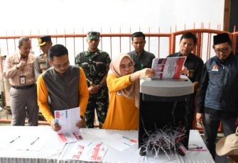 Pendistribusian logistik Pilkada di Kabupaten Madiun