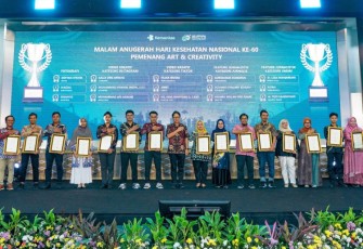 Menkes Budi Gunadi Sadikin pada malam anugerah HKN ke-60 di Jakarta 
