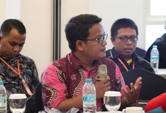 Pengamat politik Bustomi saat memberikan keterangan pers di Jakarta, Selasa (3/12)