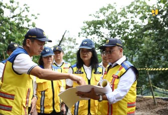 Wamen PU Diana Kusumastuti 