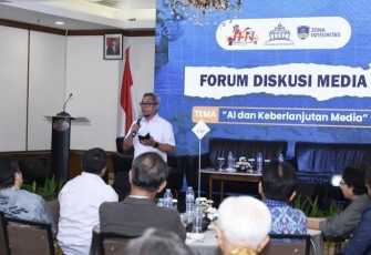 Dirjen IKP Kementerian Kominfo Usman Kansong bersama media di Jakarta , Senin (29/1)