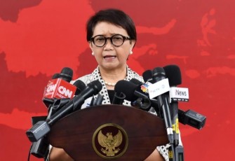 Menteri Luar Negeri Retno Marsudi menyampaikan keterangan pers di Kompleks Istana Kepresidenan Jakarta,