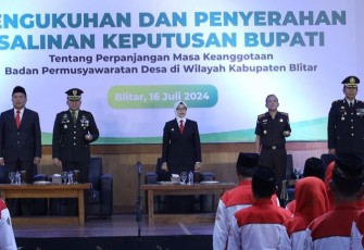 Pengukuhan Anggota BPD oleh Bupati Blitar Rini Syarifah 