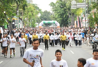 Pangdam I/BB Melepas Peserta Fun Walk Road To PON XXI Aceh-Sumut 2024.