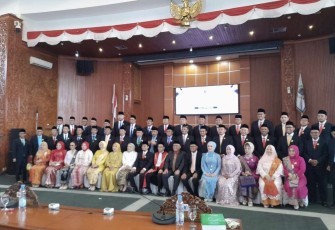 Foto bersama 50 Anggota DPRD Kota Depok usai dilantik selasa (3/9)